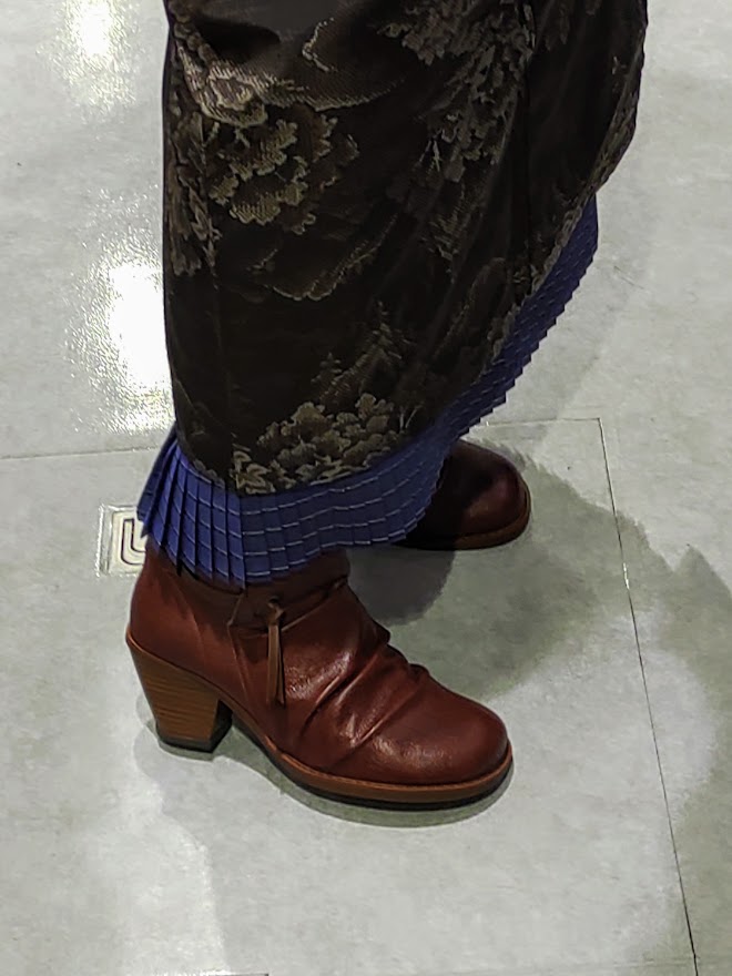 ホムシュヘム　プリーツ裾除け ミセル裾よけ #ホムシュヘム 〈homsuehem〉は 裾よけの下部分に
